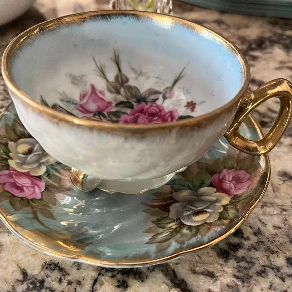 Antique Roses Tea Cup - Picture 1 of 5